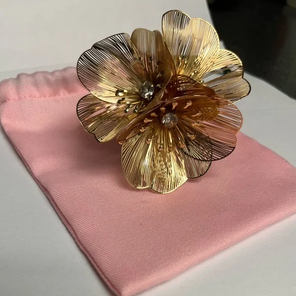 NWT ⚜️👑⚜️ Piper K Accessories Crystal Flower Filigree Cuff Bracelet - Picture 8 of 11